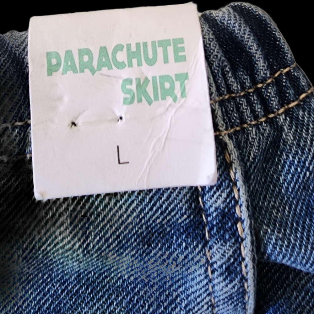Parachute skirt